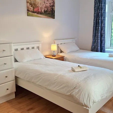 3 Bedroom Centre